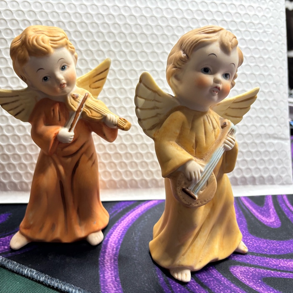 Charming  Figurines